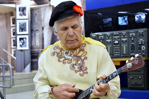 «Три струны, берущие за душу» «Три струны, берущие за душу»