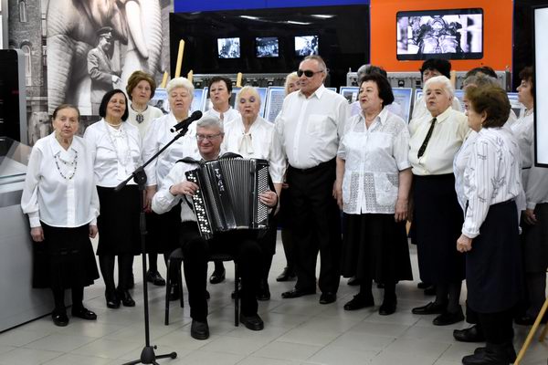 «Город мой неприметен сначала…»