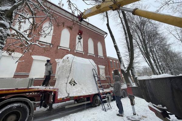 Космические корабли приземляются Космические корабли приземляются