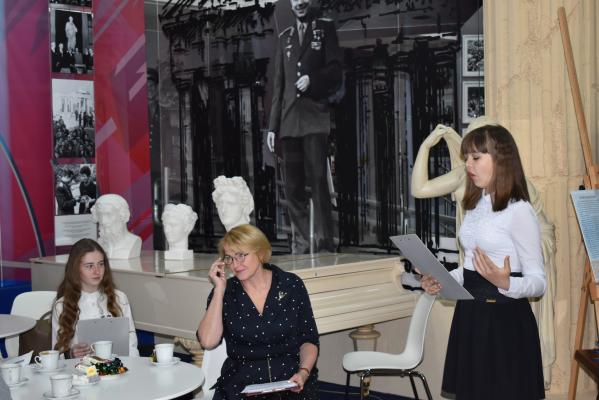 Отчётный урок учащихся «Гагаринского класса» Отчётный урок учащихся «Гагаринского класса»