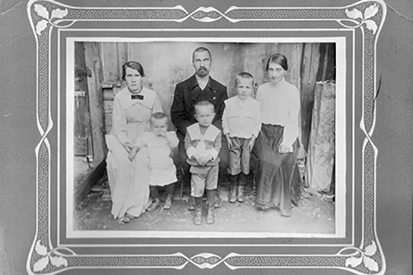 «Два чувства дивно близки нам…»