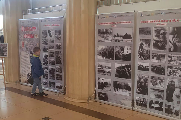 Фотовыставка «Дорогами войны» на ВДНХ Фотовыставка «Дорогами войны» на ВДНХ