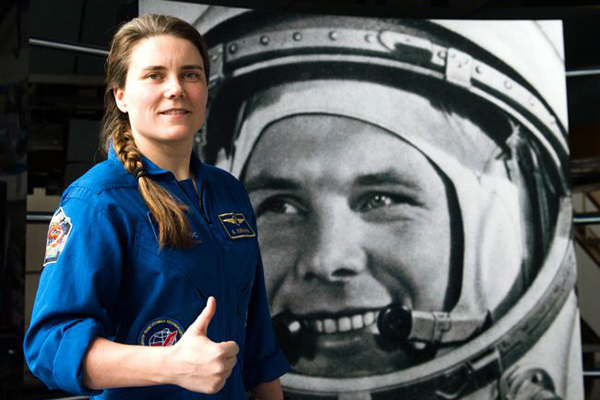 Новости Центра подготовки космонавтов: «Космическая» командировка Анны Кикиной. Послеполетная пресс-конференция космонавта