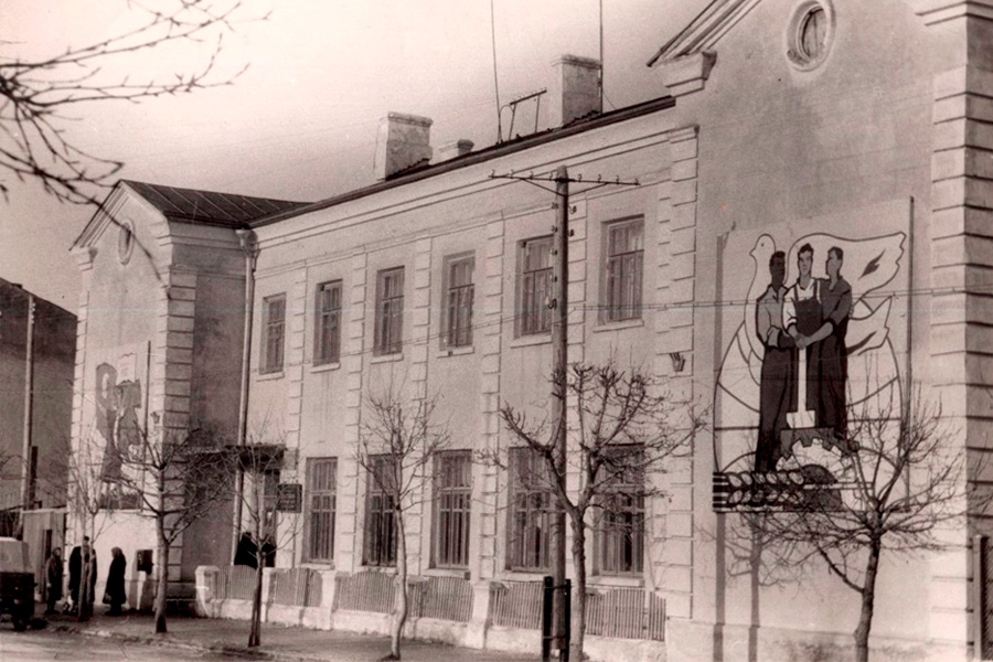 К Дню Российской почты