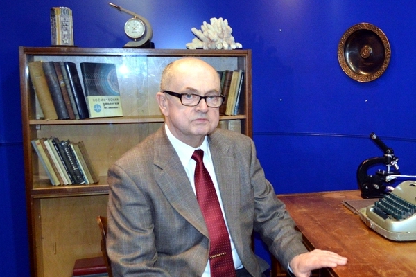 Яздовский Виктор Владимирович! Поздравляем Вас с 75-летием! Яздовский Виктор Владимирович! Поздравляем Вас с 75-летием!