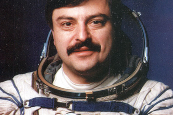 Манаров Муса Хираманович. Космонавт № 63/206