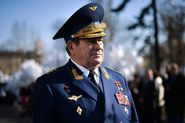 Коваленок Владимир Васильевич. Космонавт № 40/83 Коваленок Владимир Васильевич. Космонавт № 40/83