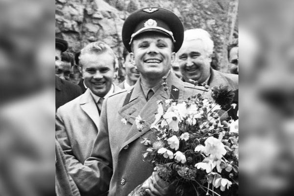 Афганистан встречает легендарного советского космонавта Афганистан встречает легендарного советского космонавта