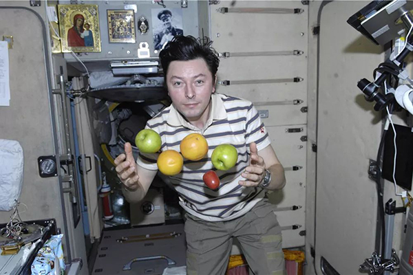 Ревин Сергей Николаевич. Космонавт № 113/523. Ревин Сергей Николаевич. Космонавт № 113/523.