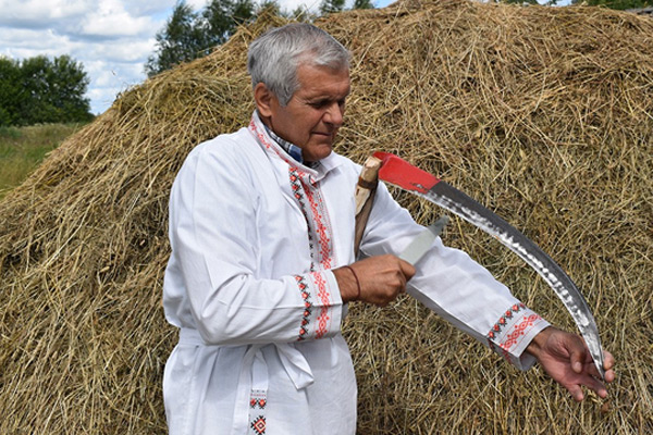 «Клушинский сенокос» на малой родине первого космонавта «Клушинский сенокос» на малой родине первого космонавта
