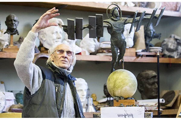 Космическая одиссея «звездного скульптора»