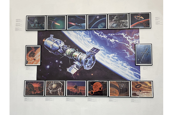 В Минске стартовал выставочный проект "Ждите нас, звезды!" В Минске стартовал выставочный проект "Ждите нас, звезды!"