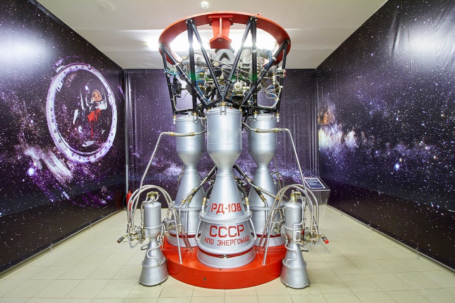 Жидкостный ракетный двигатель РД-108 для 2-ой ступени ракеты-носителя «Восток»
