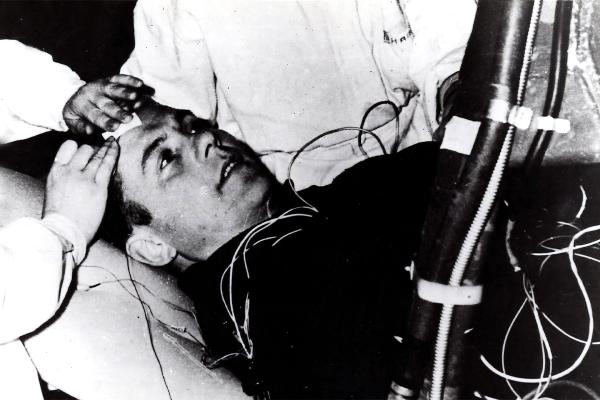 «Заря», я «Орёл», к передаче отчётного сообщения готов». Окончание «Заря», я «Орёл», к передаче отчётного сообщения готов». Окончание