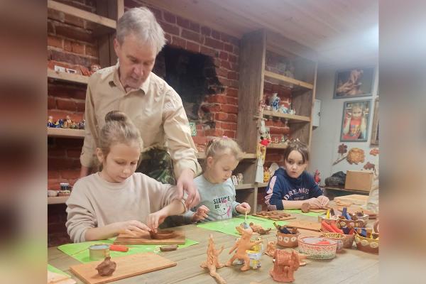 Арт-выходной в гончарной мастерской Арт-выходной в гончарной мастерской