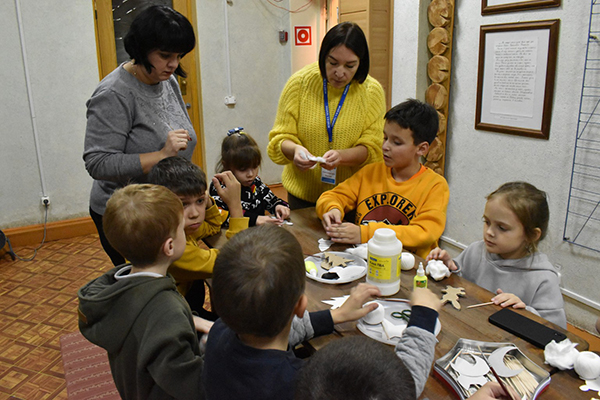 От сердца к сердцу: елочные игрушки солдатам от гагаринских детей От сердца к сердцу: елочные игрушки солдатам от гагаринских детей