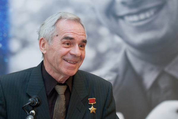 Александр Степанович Викторенко. Космонавт № 62/201