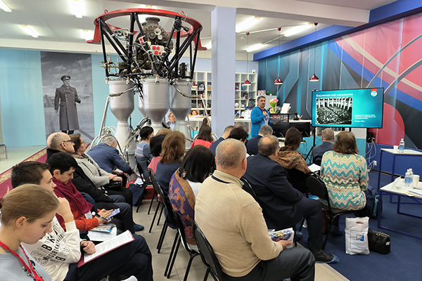 Секция «История пилотируемой космонавтики и ракетно-космической техники». Секция «История пилотируемой космонавтики и ракетно-космической техники».