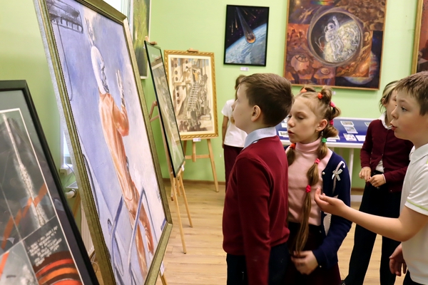 Открылась выставка «Два космонавта» Открылась выставка «Два космонавта»