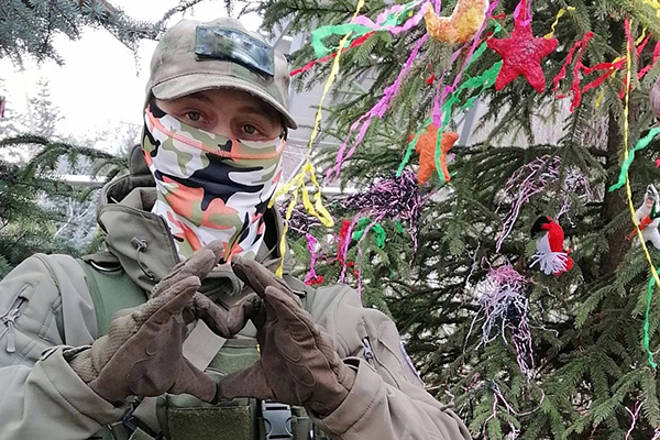 От сердца к сердцу: новогодние игрушки бойцам СВО От сердца к сердцу: новогодние игрушки бойцам СВО