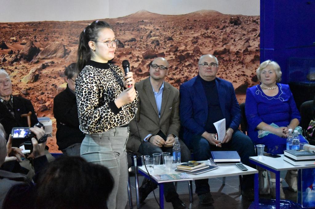 Гагарин — герой нашего времени