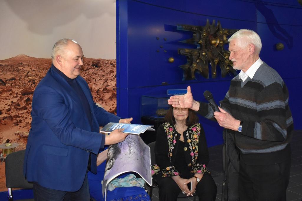 Гагарин — герой нашего времени