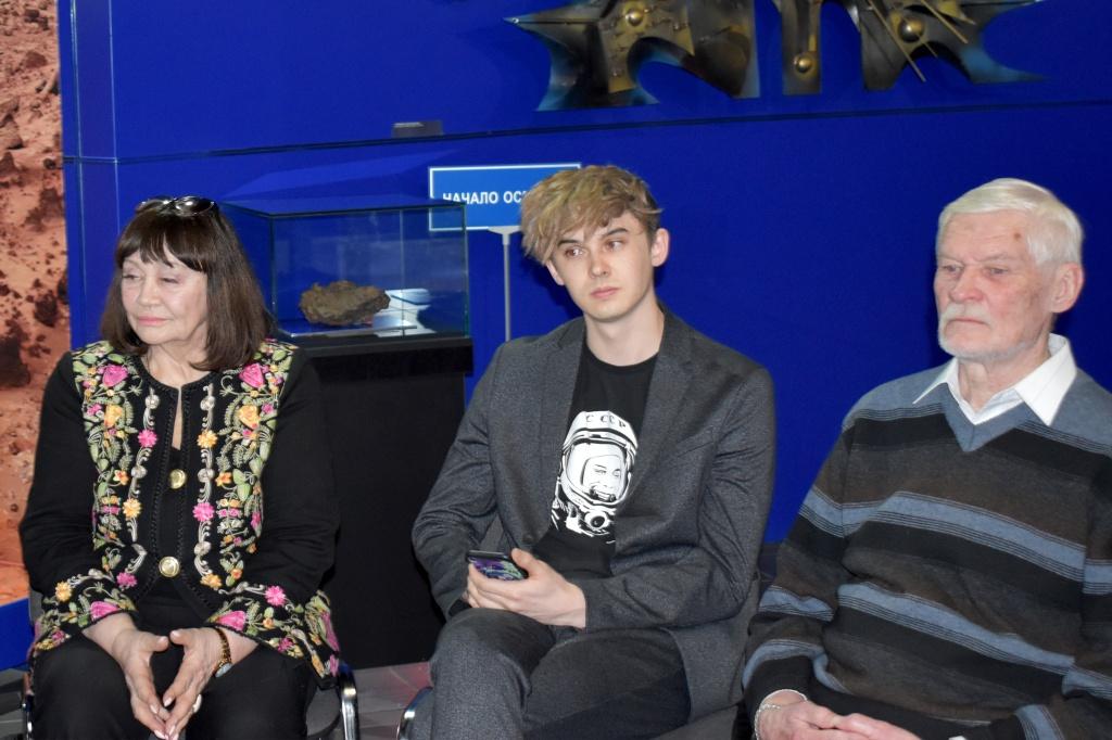 Гагарин — герой нашего времени